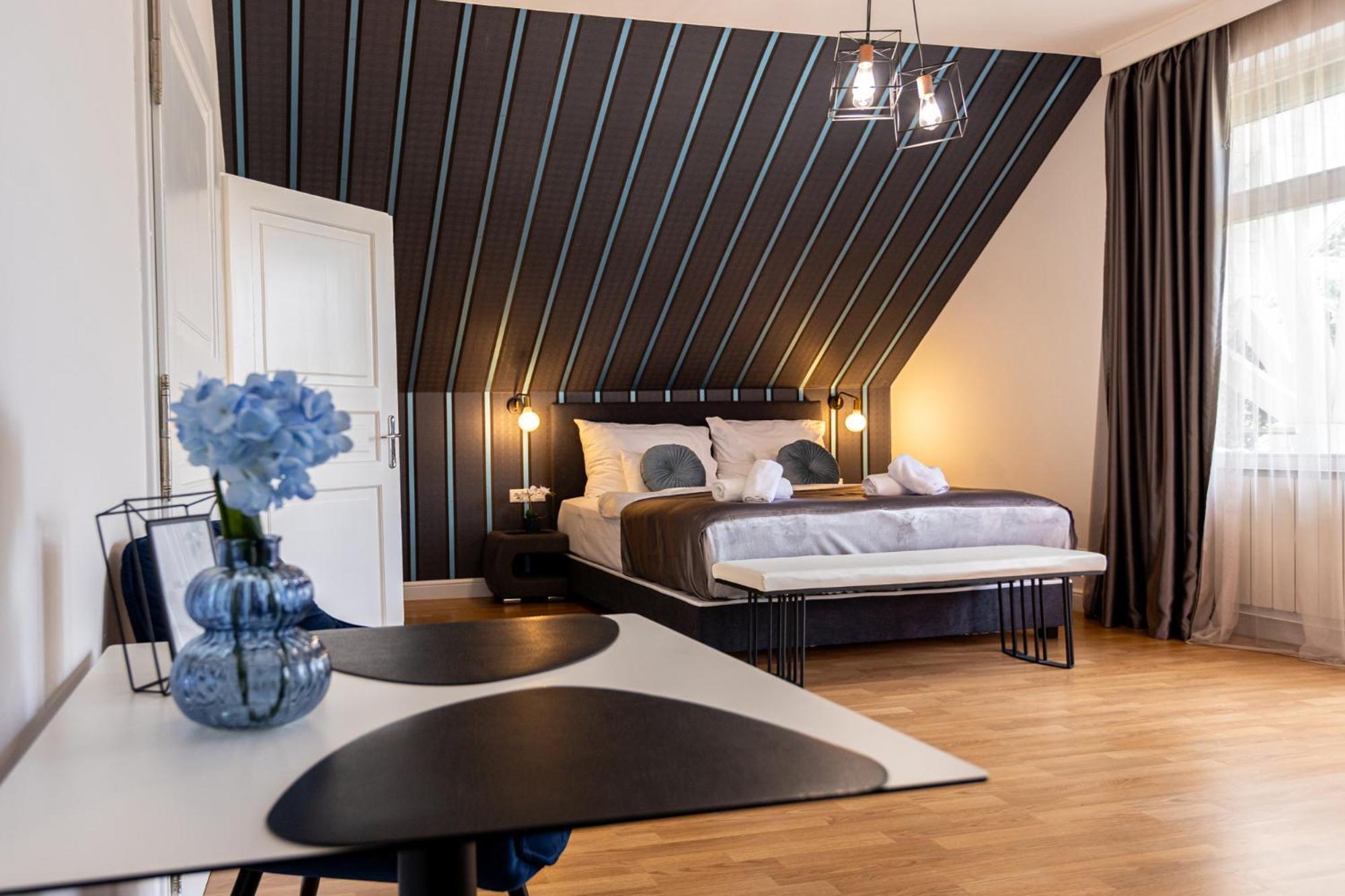 Hotel Clariss Balatonalmádi Екстериор снимка