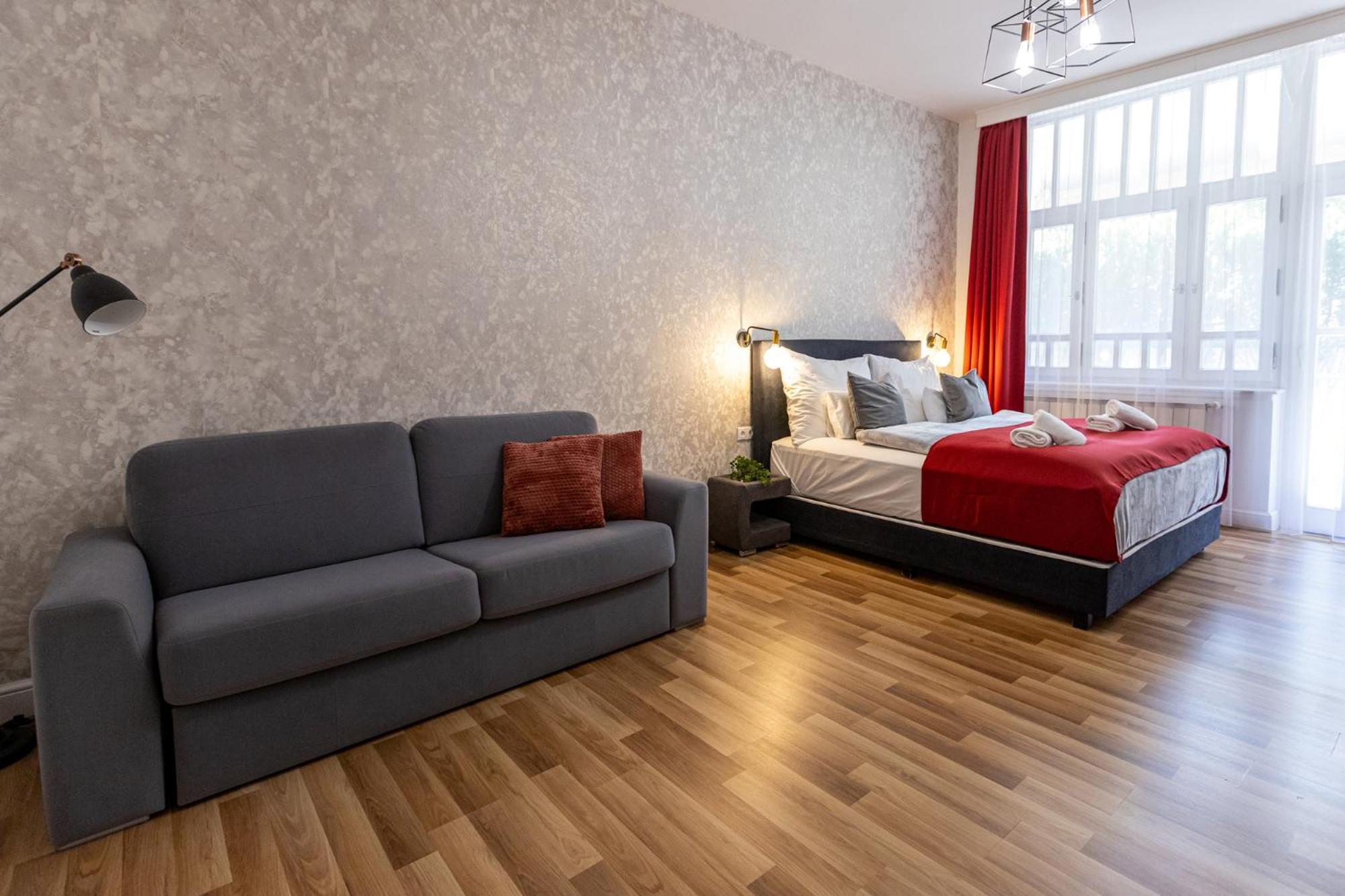 Hotel Clariss Balatonalmádi Екстериор снимка