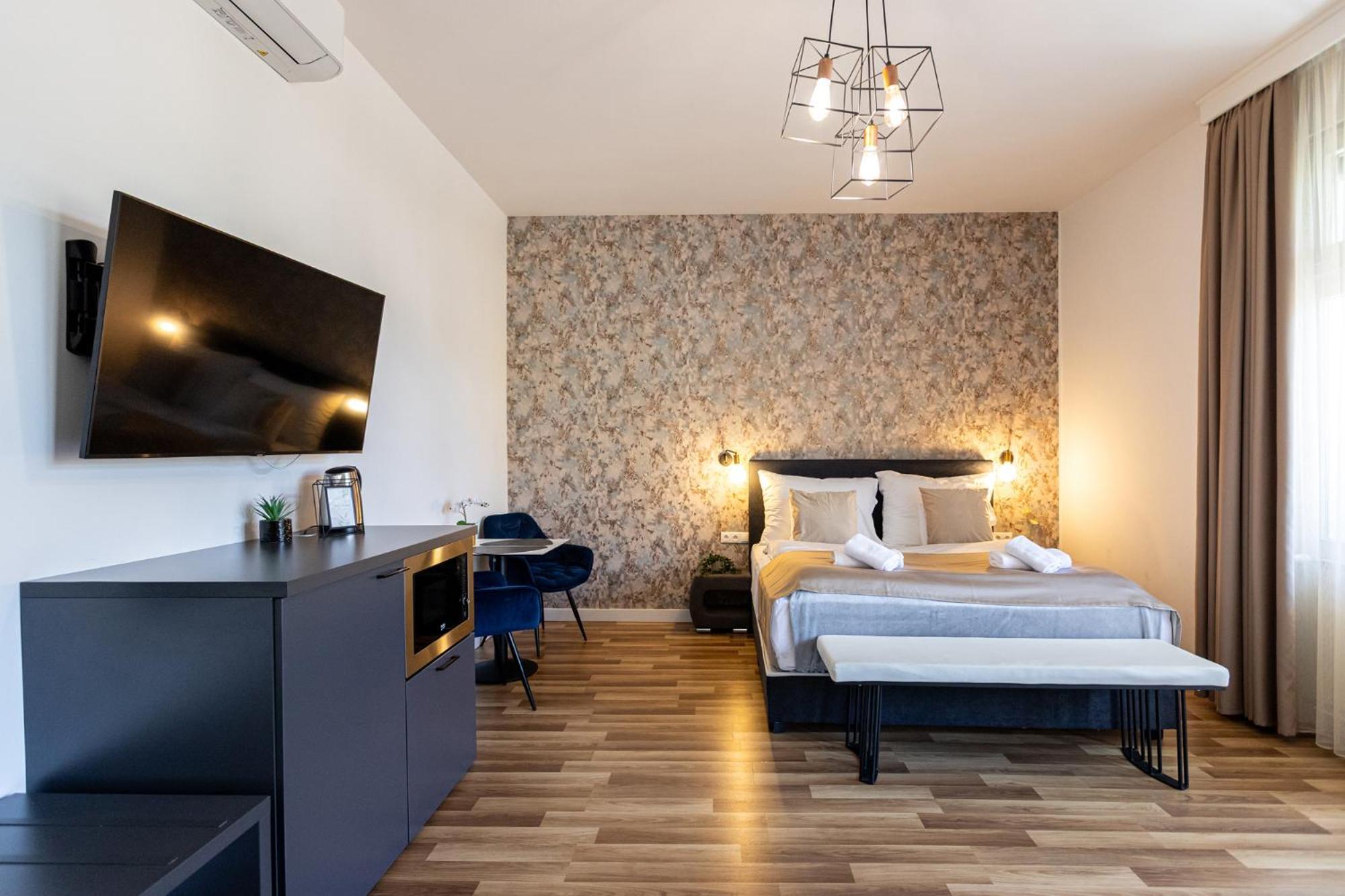 Hotel Clariss Balatonalmádi Екстериор снимка