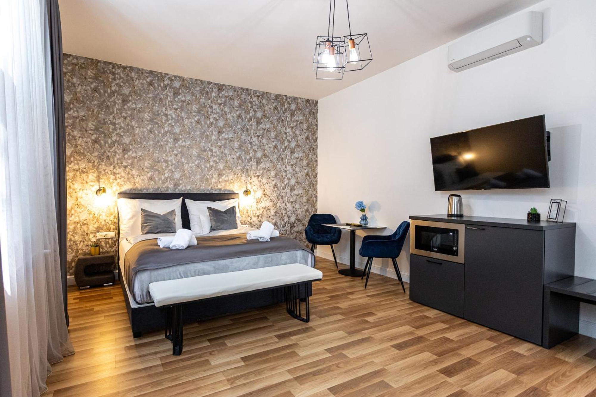 Hotel Clariss Balatonalmádi Екстериор снимка