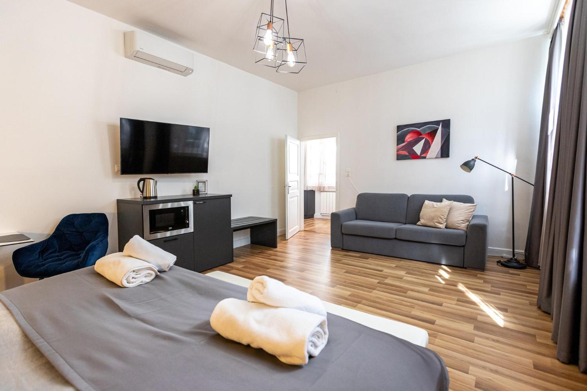 Hotel Clariss Balatonalmádi Екстериор снимка