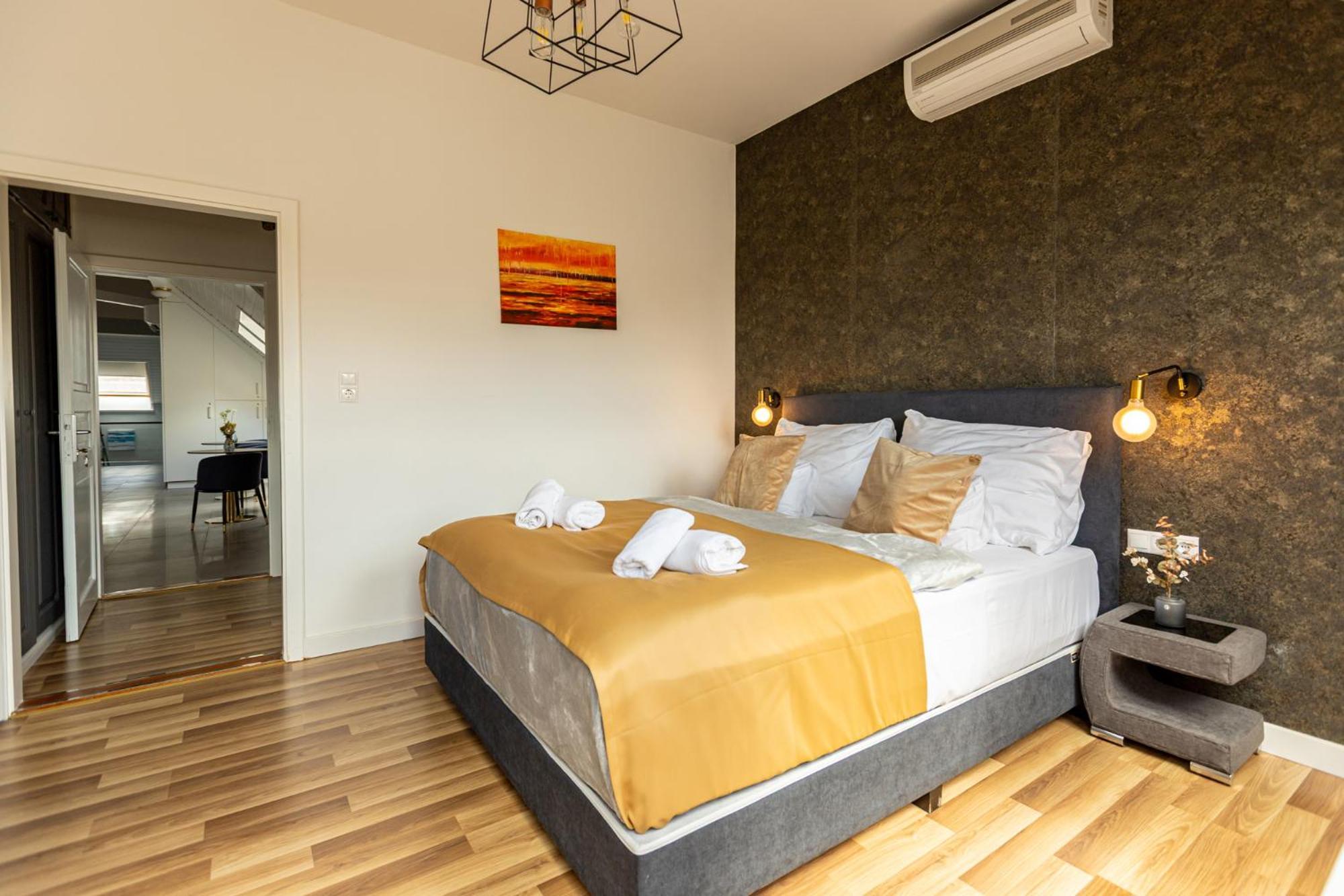 Hotel Clariss Balatonalmádi Екстериор снимка