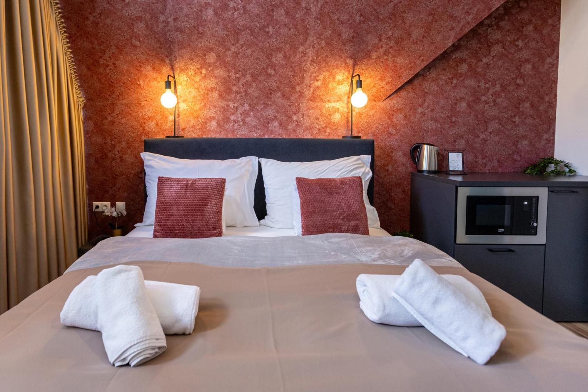 Hotel Clariss Balatonalmádi Екстериор снимка